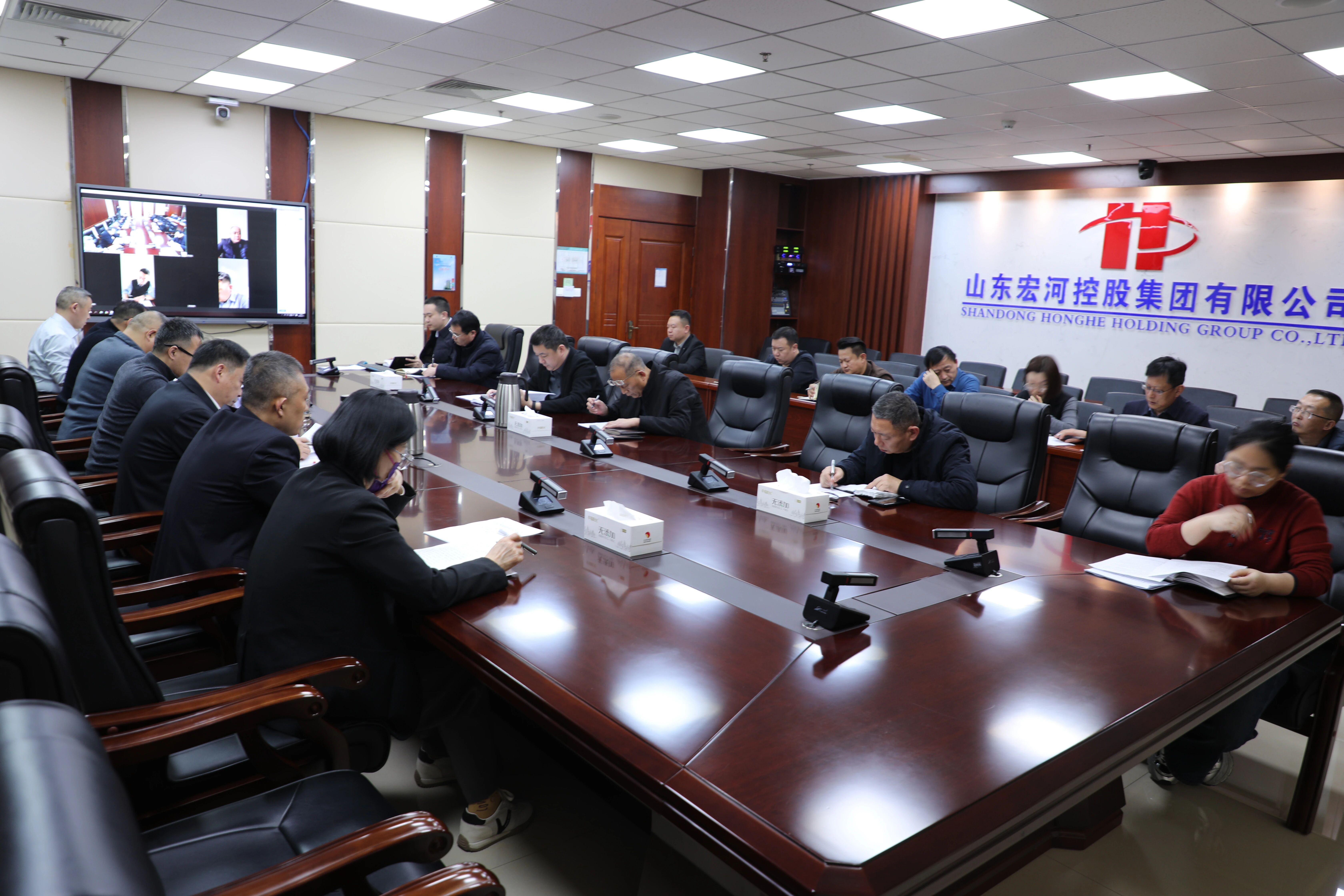 定妄想明时限 压责任促落实——南宫app集团召开2026年重点事情（项目）专项事情组推进事情聚会2