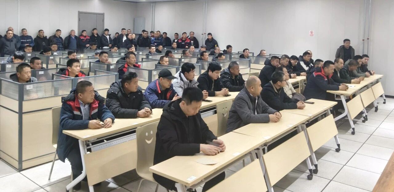 凝心聚力抓清静 收心归位启新程——南宫app集团召开2026年春节开工第一课5